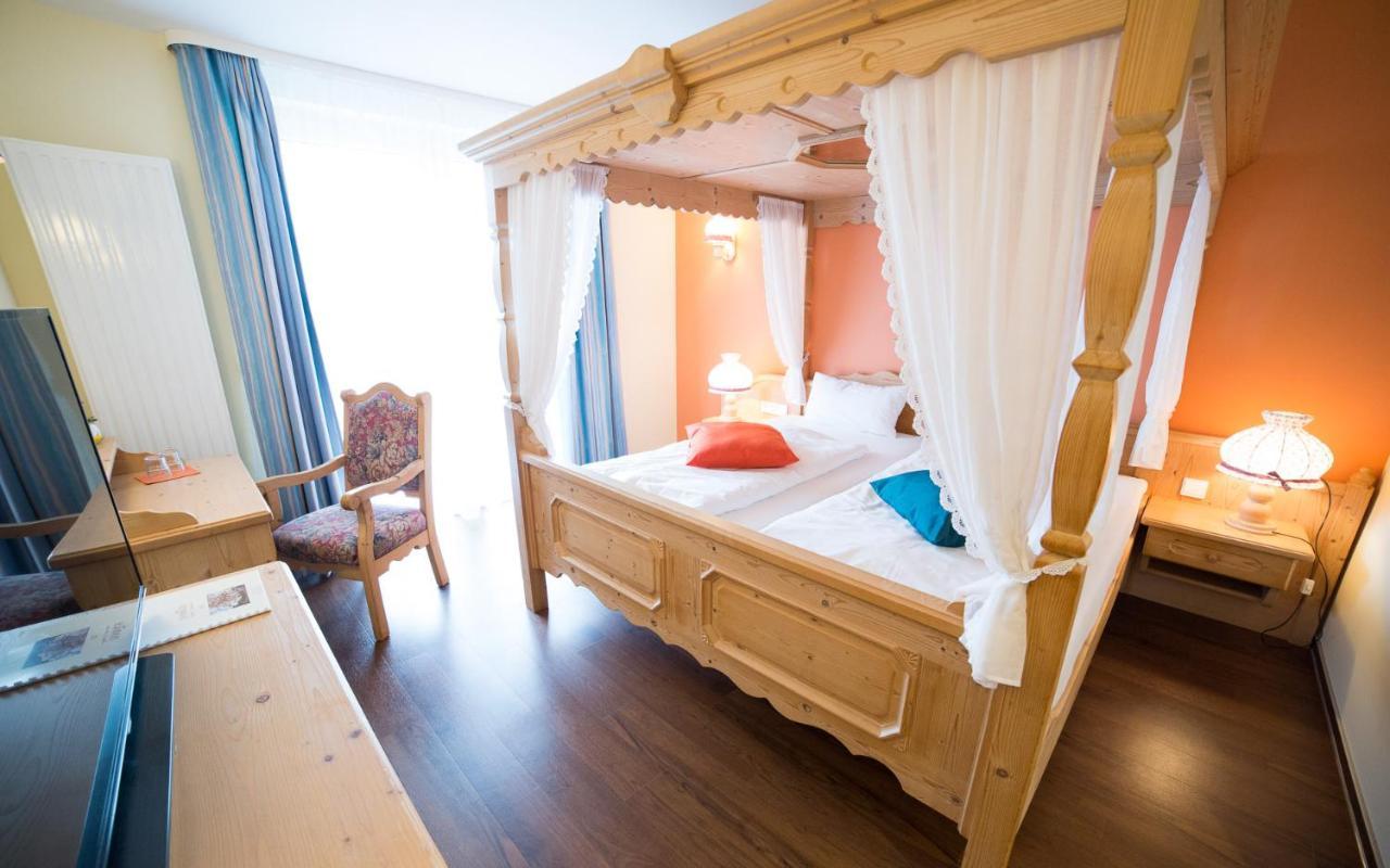 Berghotel Tambach ภายนอก รูปภาพ